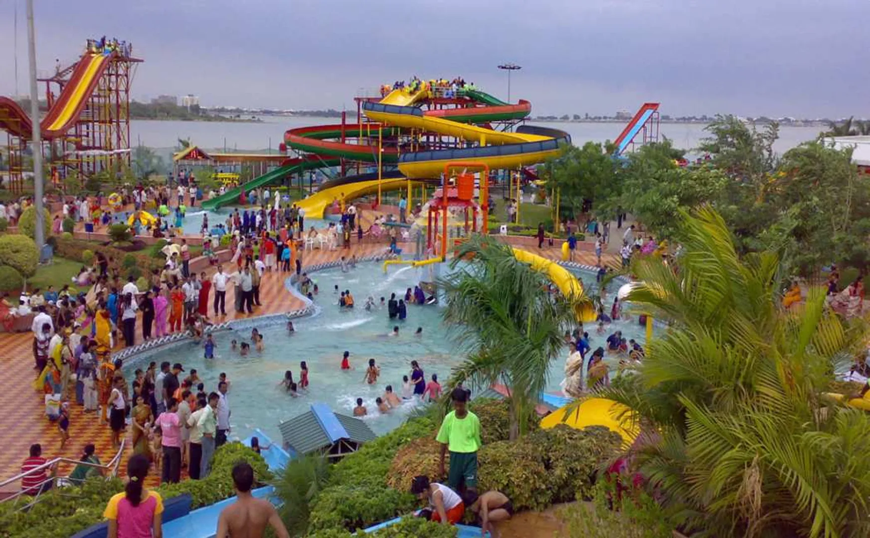 amusement park reopening union government guidelines  